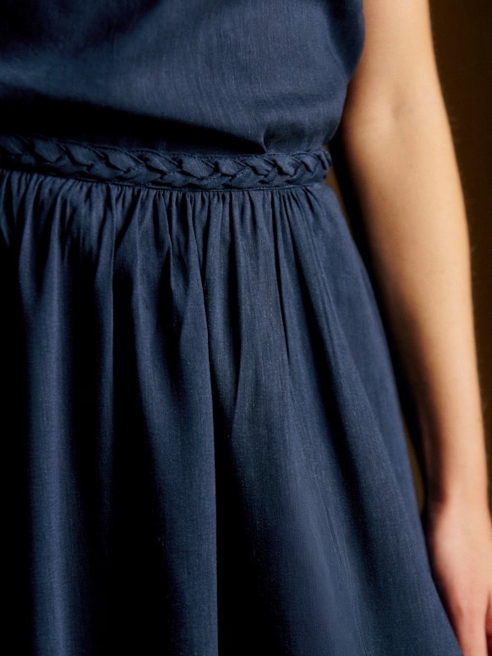 NWT Sézane Soraya Skirt in Navy Size 4/36 - Picture 3 of 6